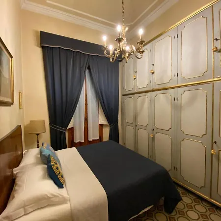 Nobility In The Heart Of Florence! Apartamento *