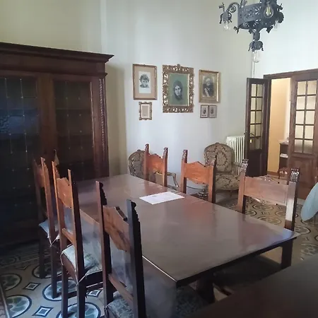 Nobility In The Heart Of Florence! Apartment